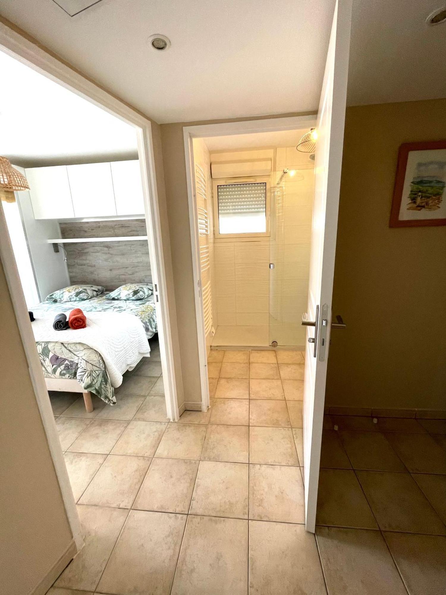 Appartement Les calanques à Cavalaire-sur-Mer Extérieur photo